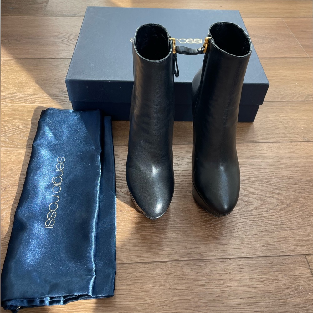 Sergio Rossi Black Patent Platform Boots. Size 38